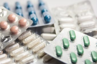 Preissenkung von Medikamenten picture news