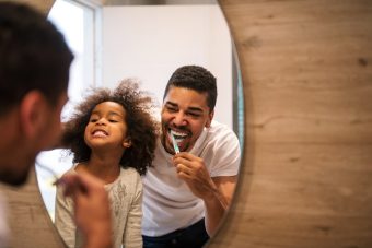 Gesunde Zähne benötigen Pflege picture news
