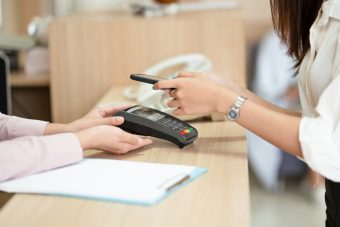 Seit dem 1. Juli 2022 können Sie Ihre Behandlungen stets elektronisch bezahlen picture news