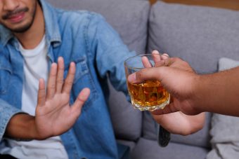 Zeit für eine Alkoholpause picture news